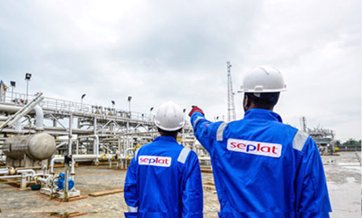 Offshore oil platform and energy production at sea